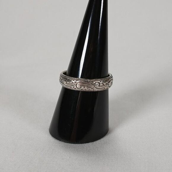 Marsala Jewelry - Vintage Marsala Etched Paisley Sterling Silver Ring Size 8.75